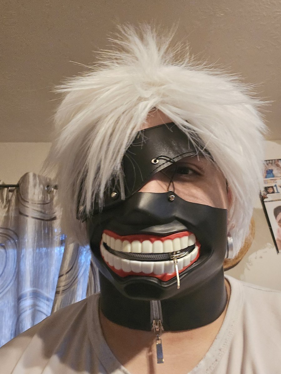 Res53261Evil's tweet image. Happy October, people. I wonder if anyone is gonna dress up for Halloween this year. Me? Well, here's a preview of what's to come.
#DeadbyDaylight #TokyoGhoul