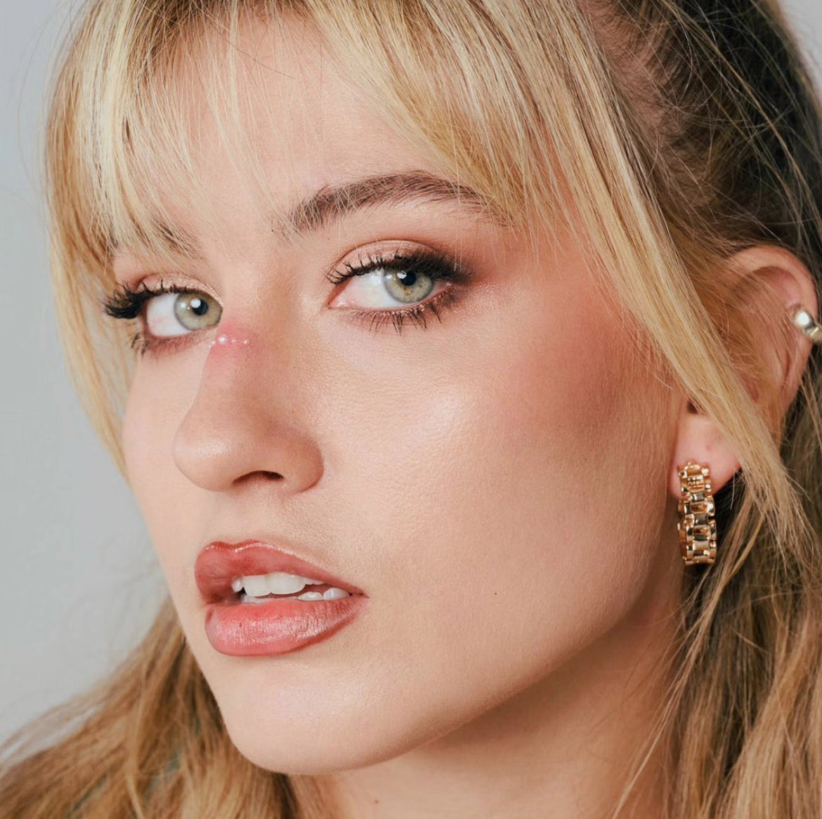 4everrk4otica's tweet image. hola soy malena, tengo 16 y staneo a k4os y a katseye. esos son mis favs xq después tengo a Emilia, danny ocean, tini entre otros. Mis bias son daniela y ine y sigo a k4os desde el pre-debut y a katseye desde dream academy🩵🩵 seamos mutiiiis #integracionk4otica #K4OS4EVER