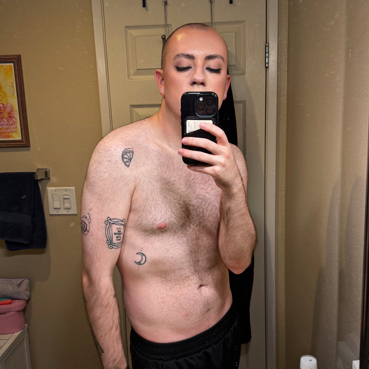 iamchrxstopher's tweet photo. HAPPY NATIONAL COMING OUT DAY 🏳️‍🌈 KISS BOYS. KISS GIRLS. KISS EVERYONE. BE WHO YOU ARE. LOVE WHO YOU WANT. I LOVE YOU. 😍 https://t.co/bmH3sTOx4C