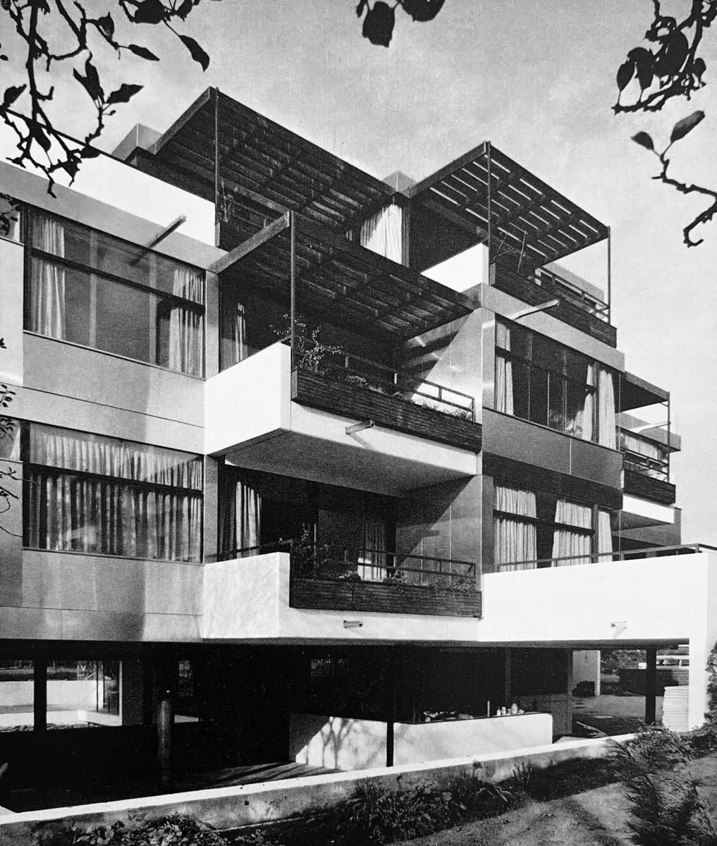 TRES60Blog's tweet image. Casa de huéspedes de Alexander-von-Humboldt-Stiftung (1966) en Bonn, Alemania, de Erich Schneider-Wessling y Zeki Dinekli.
#ErichSchneiderWessling #ZekiDinekli