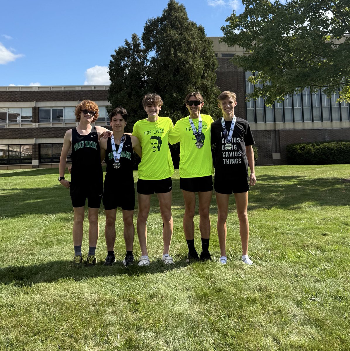 Meka Balas is the North Coast Conference Champion!! He and Grant Tomecko (5th), lead the boys team to a 2nd place finish in the conference!

All Conference Honors:
1st Team: Meka Balas, Grant Tomecko
2nd Team: Zach Jules
3rd Team: Matt Giuliano, Ben Berger

 #HNXC #GreenWave