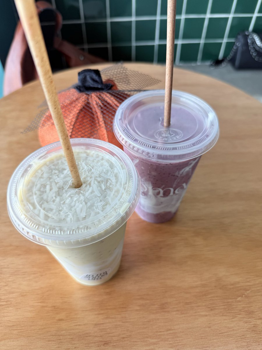 arelyham's tweet photo. 🫐🥤🥪 https://t.co/7eDe3WAdgk