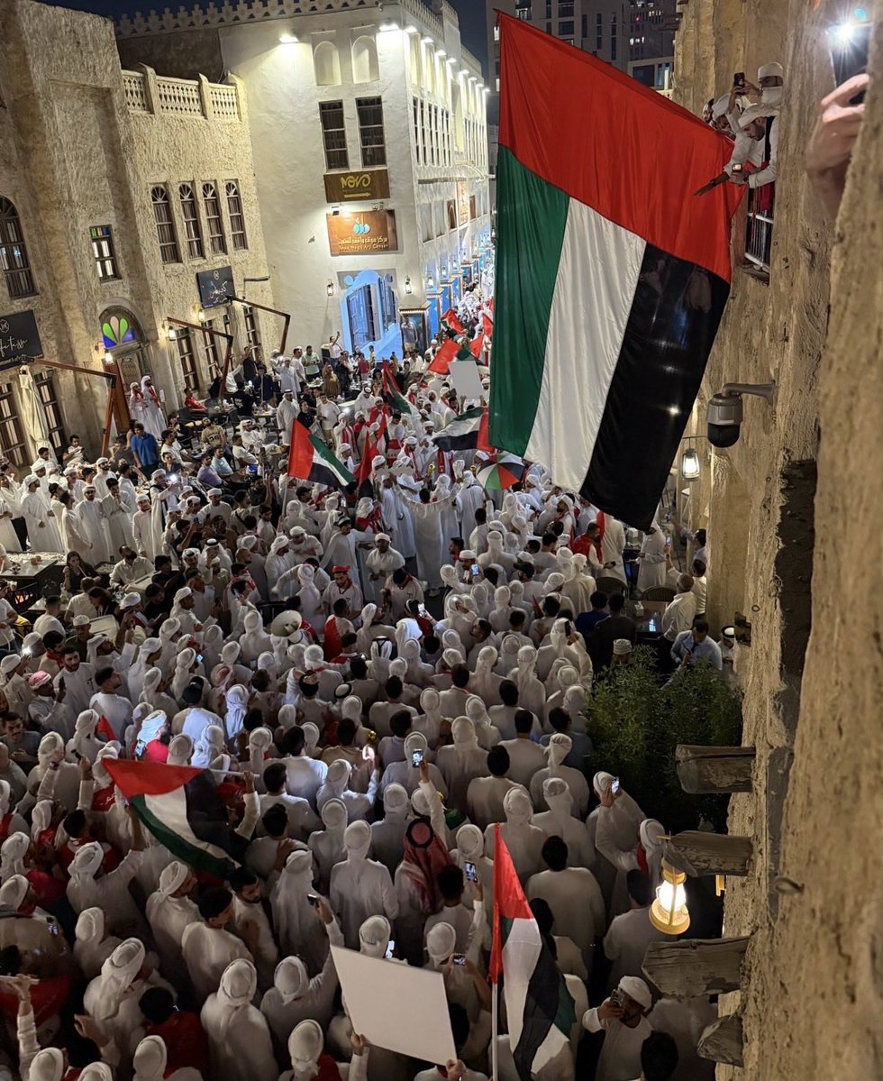 talalalbuhairi's tweet image. #الامارات_عمان
.
الصراحه..الفريقين متعووووونا
متعه واعصاب وفن
هاود لك عمان..لعب جمييييل
🇦🇪الف مبروك يالامارات..فوز مستحق🇦🇪
✋🏼والبطل الحقيقي..الجمهور✋🏼
عجبني الزي الوطني..كفو🇦🇪💙