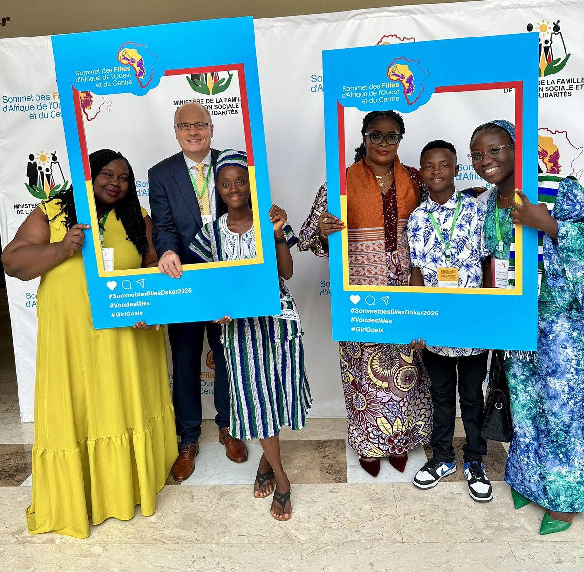 RudolfSchwenk's tweet photo. Happy #DayOfTheGirl … 😊 https://t.co/C9CFkJRslS