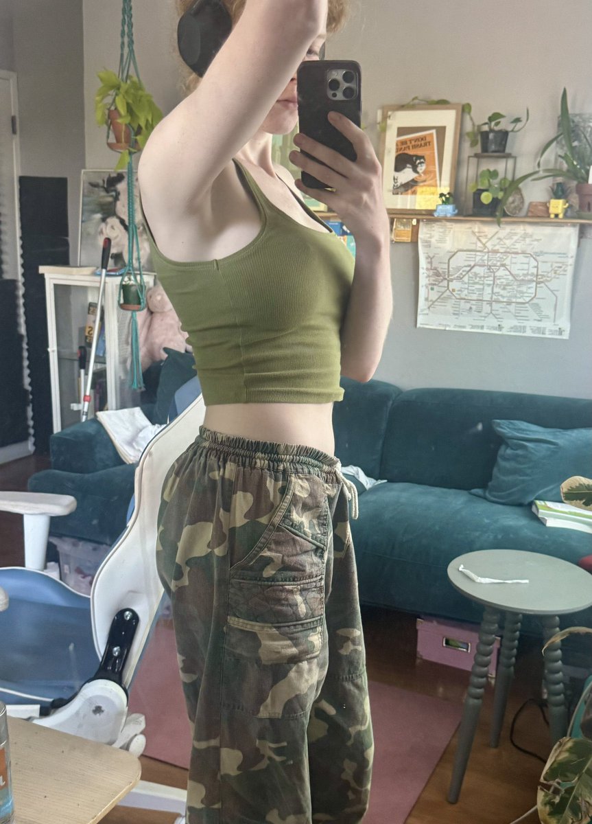 Pic without any pants on