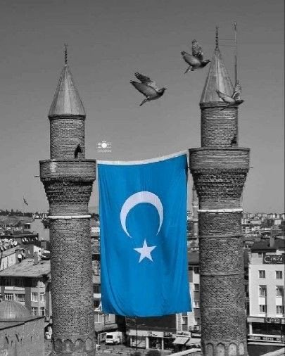 Doğu Türkistan’da yaşanan zulmü kınıyor, zalimleri lanetliyorum. 
Doğu Türkistan, Türk milletinin, İslam aleminin davasıdır. 

Bu davaya sahip çıkmak hepimizin görevidir.

#DoguTurkistan