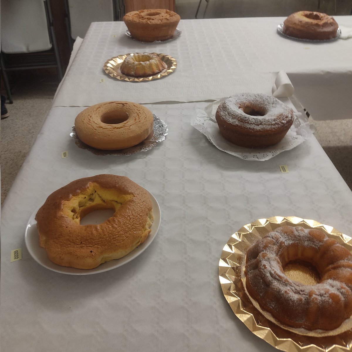 Participant al jurat del "Concurso de empanada, tortilla e roscón" organitzat per <a href="/ACGAgarimos/">Agarimos de Badalona</a> des de #Llefia #Badalona tastets gastronòmics en comunitat fets pel veïnatge que ens apropen a #Galicia i la seva cultura