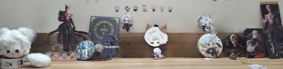 neko_angy_'s tweet photo. @Sylus_N109 LooK daddy
Your kitten Has few merch of yours,🥹
She's trying to collect more & more👀
#sylus #sylusloveanddeepspace #LoveandDeepspacesylus #LoveandDeepspacemerch #LoveandDeepspace https://t.co/cew2vz0Sqs