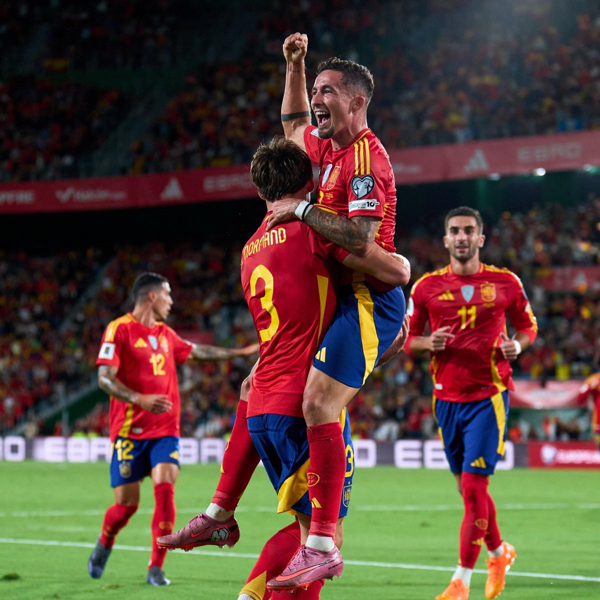 SpainIsFootball's tweet image. 👏 𝗬𝗘𝗥𝗘𝗠𝗬 𝗣𝗜𝗡𝗢 𝗦𝗔𝗡𝗧𝗢𝗦 👏

🇪🇸🆚🇬🇪 | 1-0 | 35&apos;

#VamosEspaña | #FIFAWorldCup