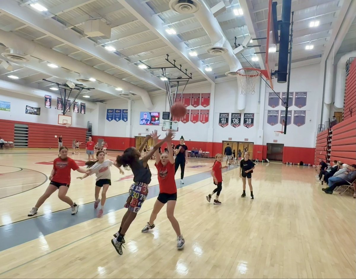3v3 Day 1 ✅ We worked, we learned, we played, and we had fun! Every rep, every game, every lesson is a step forward! We’re learning to play with confidence, and to enjoy the process. Excited for the weeks ahead as we continue building our skills and applying them to our game!🏀