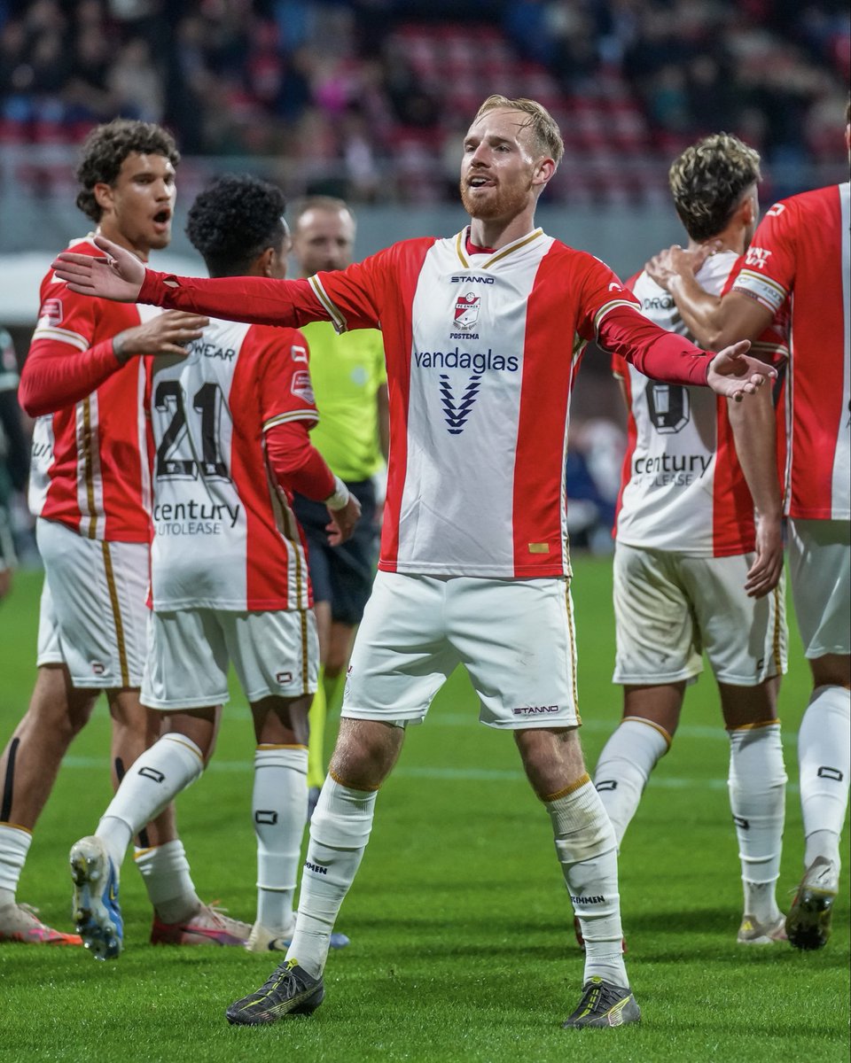 FC_Emmen's tweet photo. ๐๐๐
#EMMfce #100jaarEmmen #VanOnsVeurAltied #HIERKOMIKWEG https://t.co/8H7LUPzZ0y