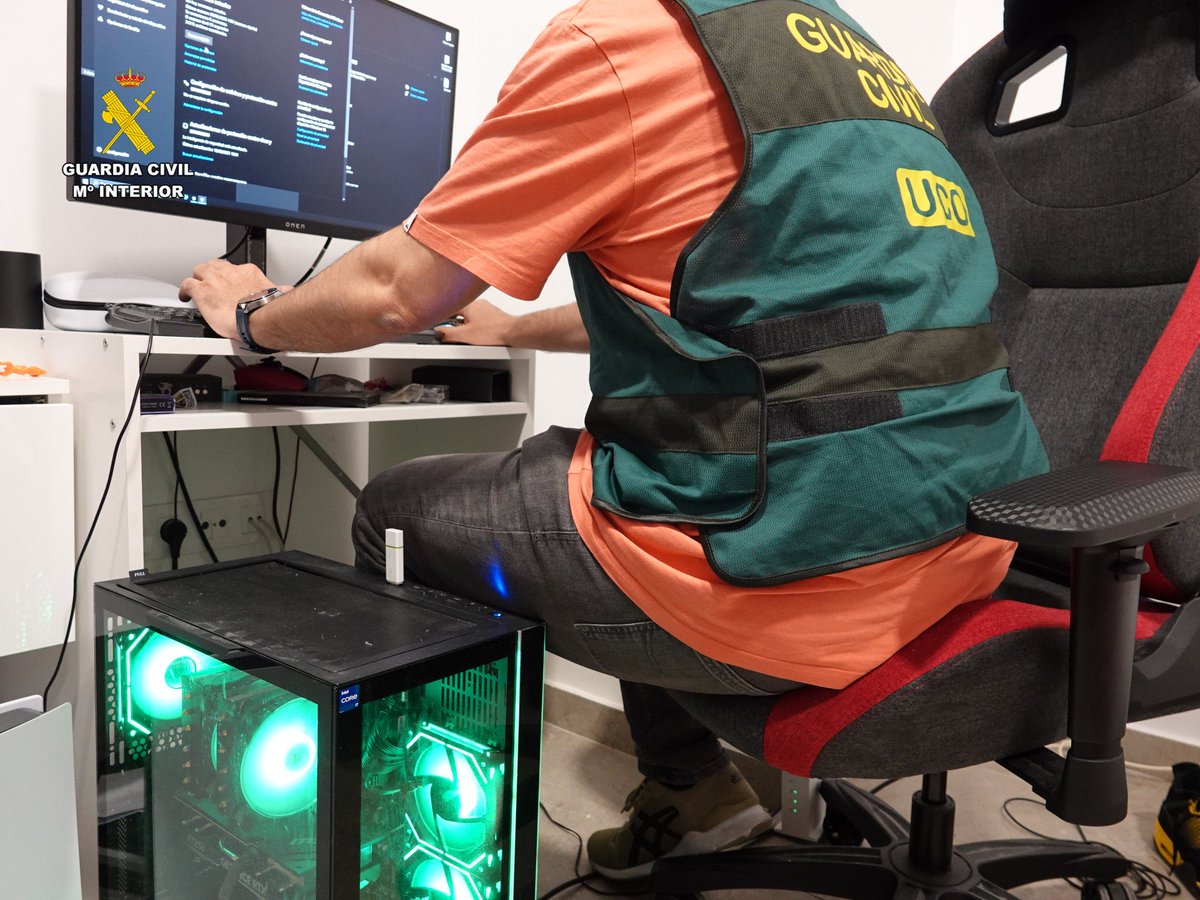 torrents's tweet photo. Spain’s Civil Guard dismantles the GXC Team, a major banking phishing network, and arrests its lead developer behind credential-theft kits.

https://t.co/OszV9BwFCi https://t.co/t1bJ0yuspL