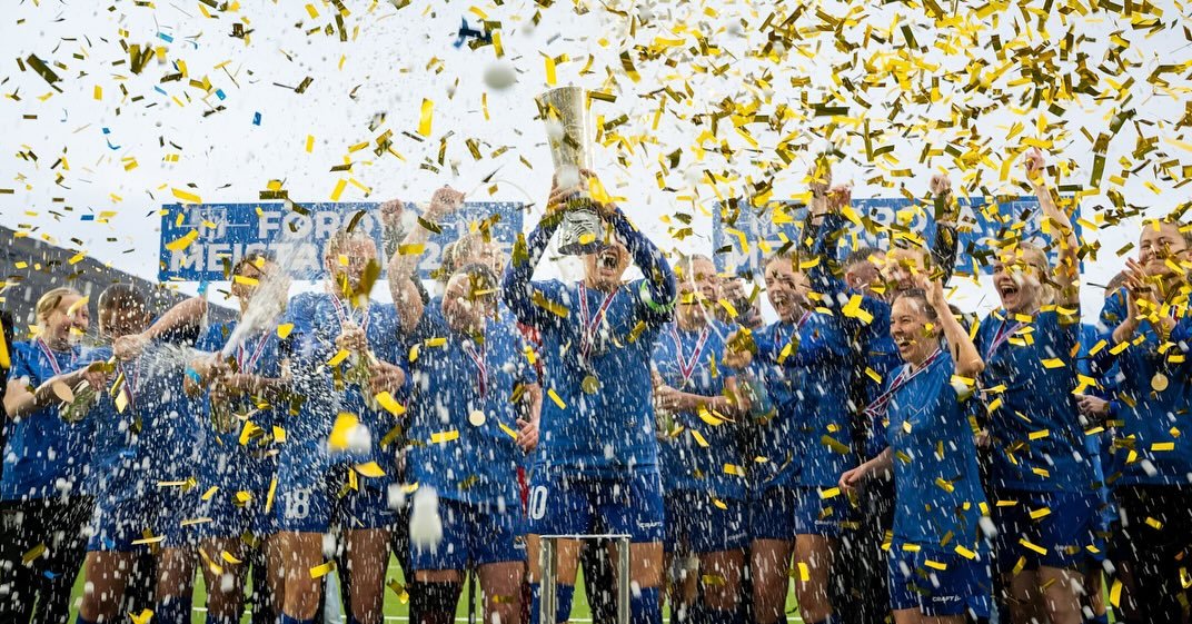 KI_Klaksvik's tweet photo. BetriDeildin Women's Champions. 

Klaksvíkar Ítróttarfelag. 💙 https://t.co/THug7qiESw