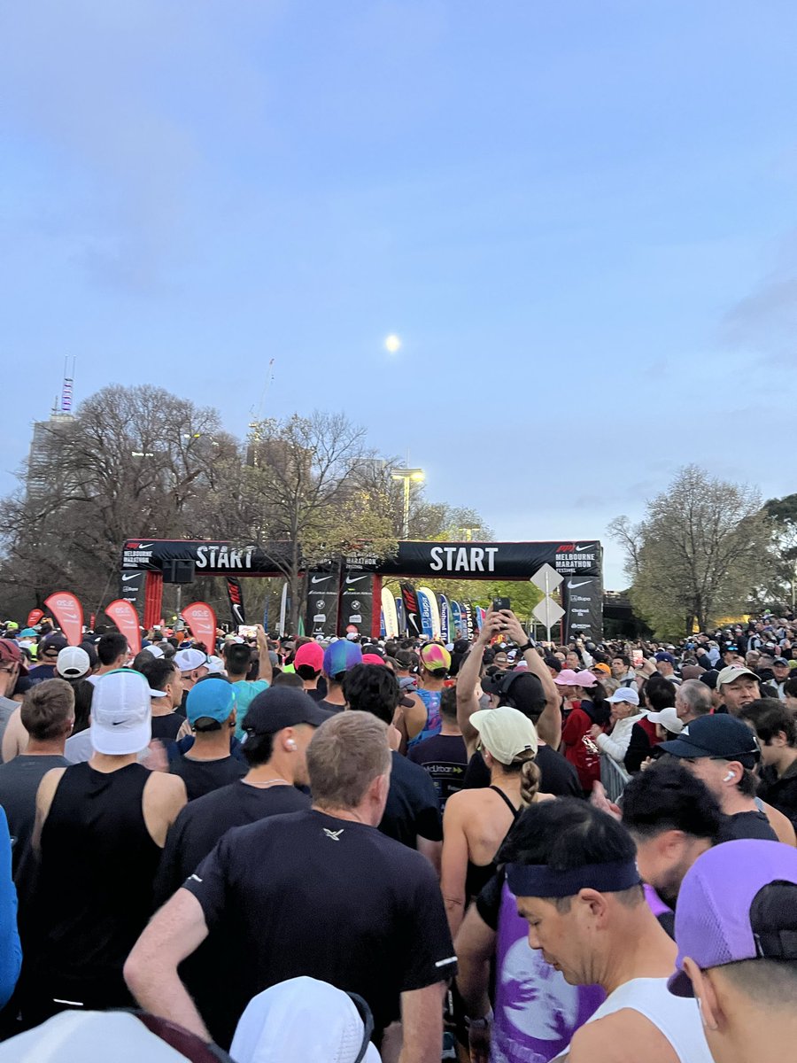 This is it! 2 years after I promised I would run a marathon, today I’ll finally fulfil it! 🏃 
#MelbourneMarathon #ColourShed #Running #Marathon #BeyondBlue #PAXAUS