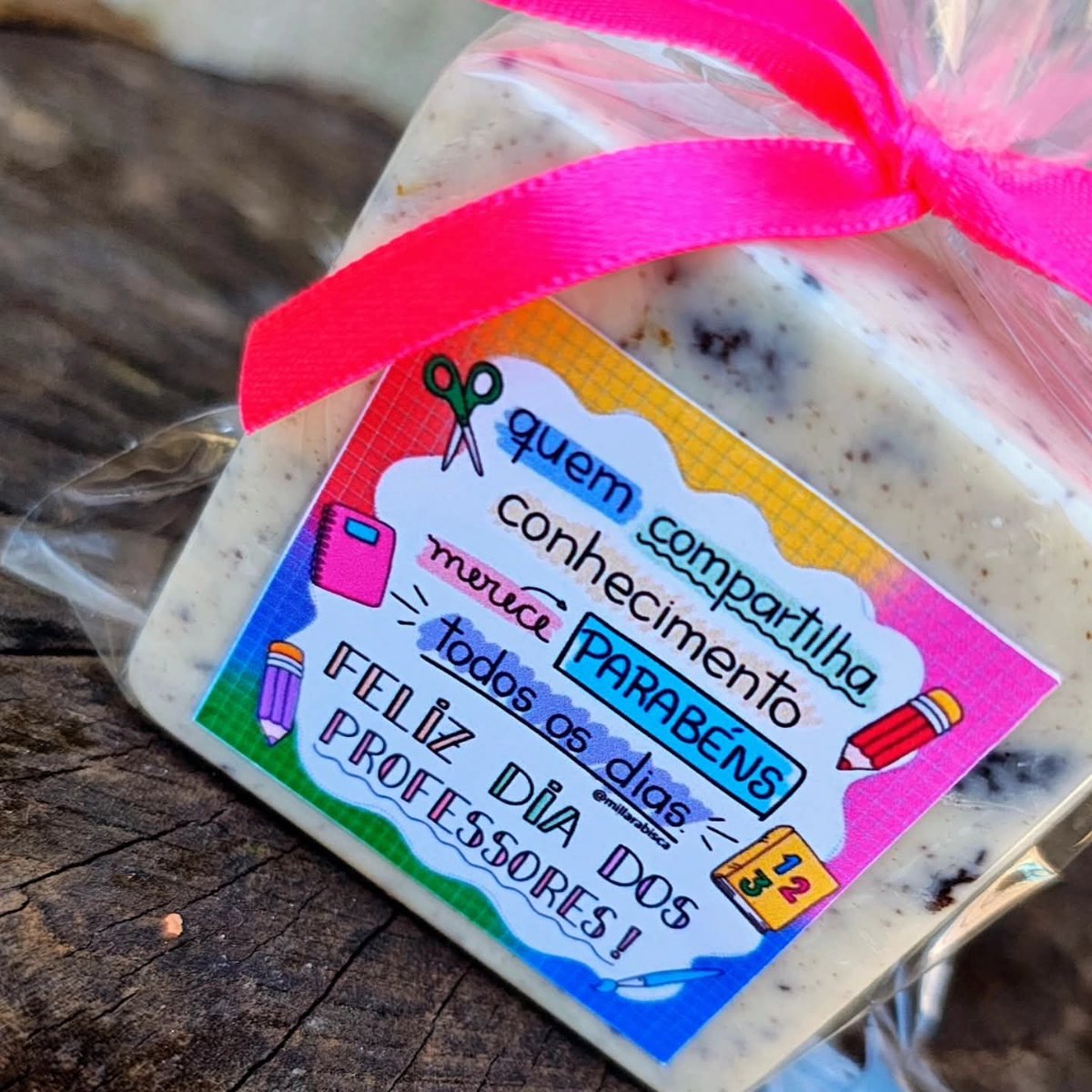 Queridos amigos.
Preciso de 20 pais, de Porto Alegre, para adquirir a melhor lembrança para o dia dos professores.
É pouca gente, né?!
Mas sei que a rede de contato aqui pode ajudar a encerrar a meta de vendas.
Apenas R$ 15,00 cada, muito recheio, carinho e amor.
Obrigada ❤️