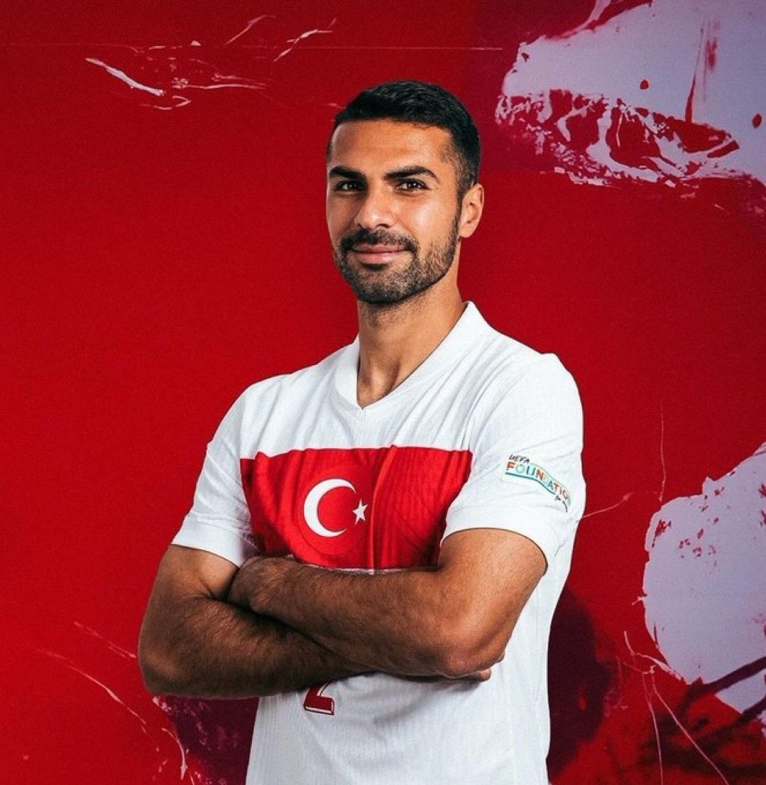 cemsfb's tweet photo. Allah herkese hiçbir futbol becerisi olmadan yıllardır avrupada ve milli takımda futbol oynayan zeki çelik bahtı versin  #millitakım #BizimÇocuklar https://t.co/9nawKZ9Uwh