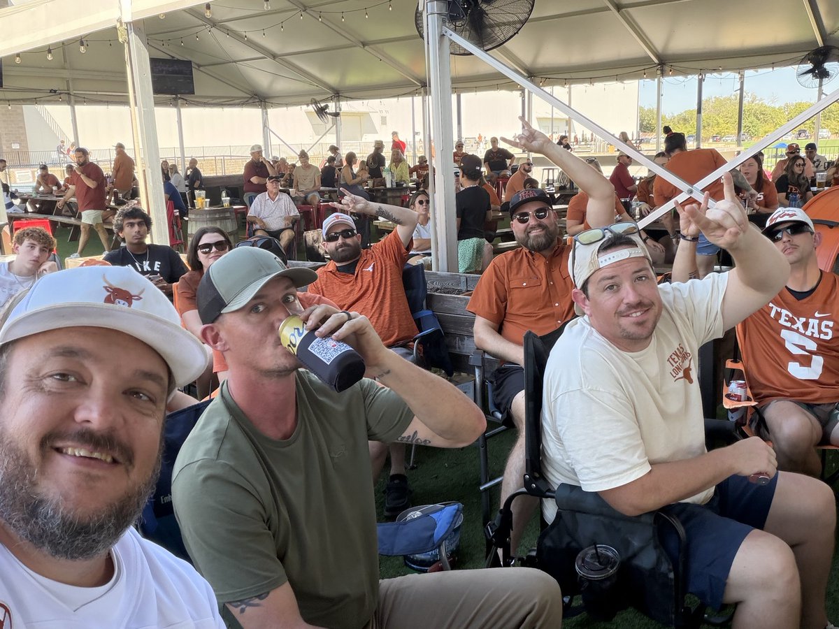 TheGuysOfTexas's tweet photo. GAME READY!!! HOOK EM!!! https://t.co/WBsHURTwQq