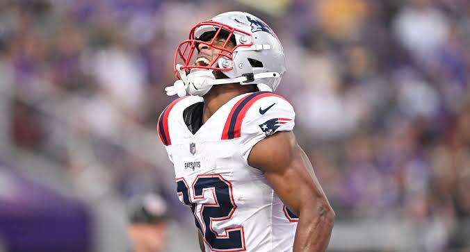 LosTalksPats's tweet image. Will #Patriots RB TreVeyon Henderson be more involved in the receiving game moving forward?

Drop your pick on Sleeper and use code LOSTALKSPATS to claim a free $20 — no deposit needed!

👉 sleeper.com/picks?c=affili…