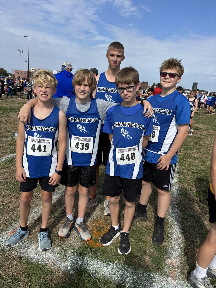 BenningtonMS_XC's tweet photo. So proud of the 12 athletes chasing their goals today.  Congrats to all https://t.co/lv03lAoh3M