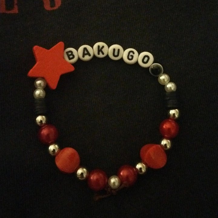 aetheriis_'s tweet image. sorella minore e mi ha fatto questo bracciale carinissimo e penso che non lo toglierò mai più ♥️