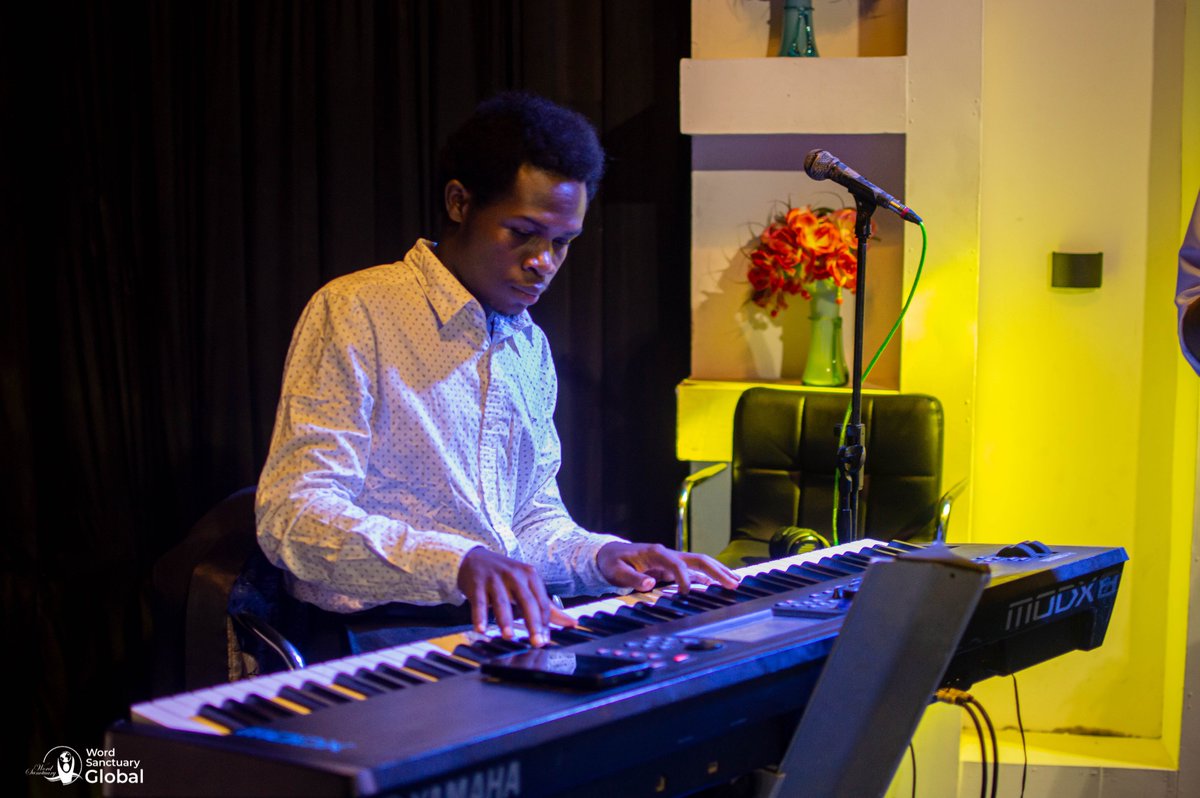 word_sanctuary's tweet image. Lights on. Mics checked. Hearts ready. Tomorrow’s service? It’s going to be powerful.💥

Don’t come alone! 

#onlinechurch #churchnearme #WordSanctuaryGlobal