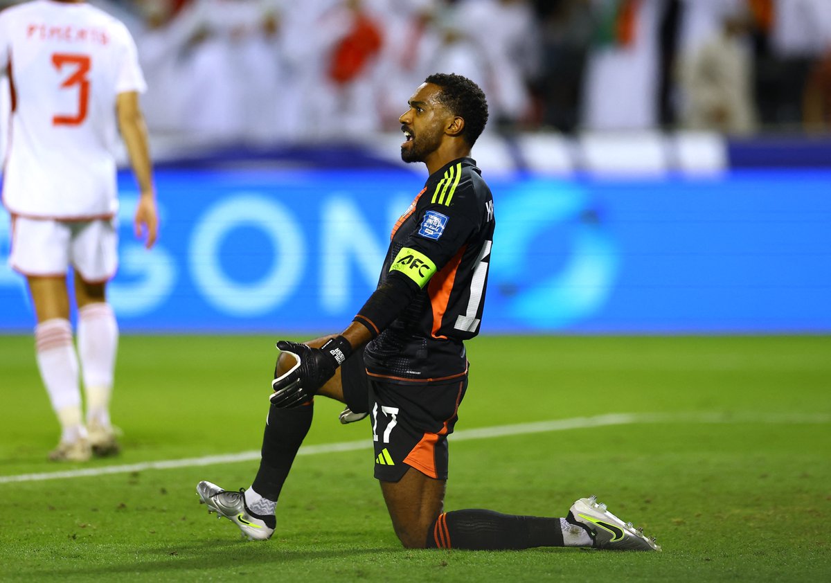 ADSportsTV's tweet image. 📸 | خالد عيسى 🧤.. حارس بثبات الجبال وثقة الأبطال ✨

#حلم_وطن | #منتخب_الإمارات 🇦🇪