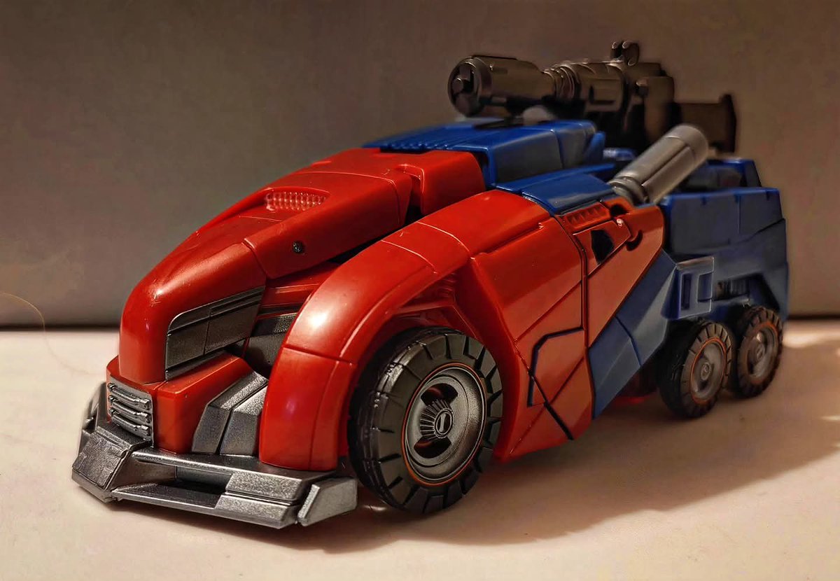 dannallcorn86's tweet image. Bad ass mutha trucker! 

#transformers 
#warforcybertron 
#highmoonstudios 
#gamerverse
#optimusprime 
#chonkyboy
#hasbro
#mtmte 
#studioseriesgameredition
#studioseriesmtmte
#toyart 
#toyphoto 
#toysofX