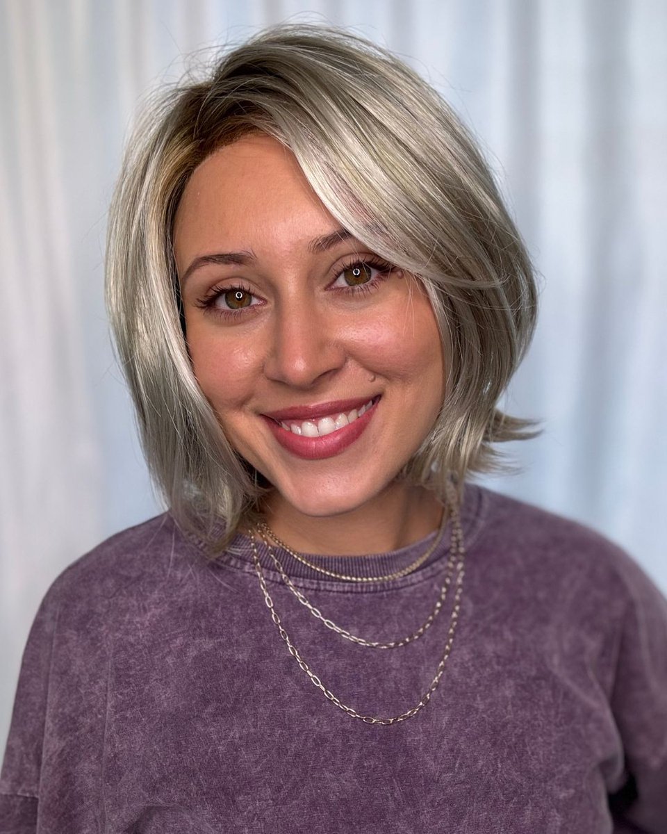 pattispearls's tweet image. So chic 💕 Kyla by @jonrenau in Palm Springs Blonde FS17/101S18 ☀️😎

Shop it here: wigsbypattispearls.com/products/kyla-…

#wigsbypattispearls #thinhairsolutions #tryon #alternativehair #hairlosssolutions #hairconfidence #jonrenau