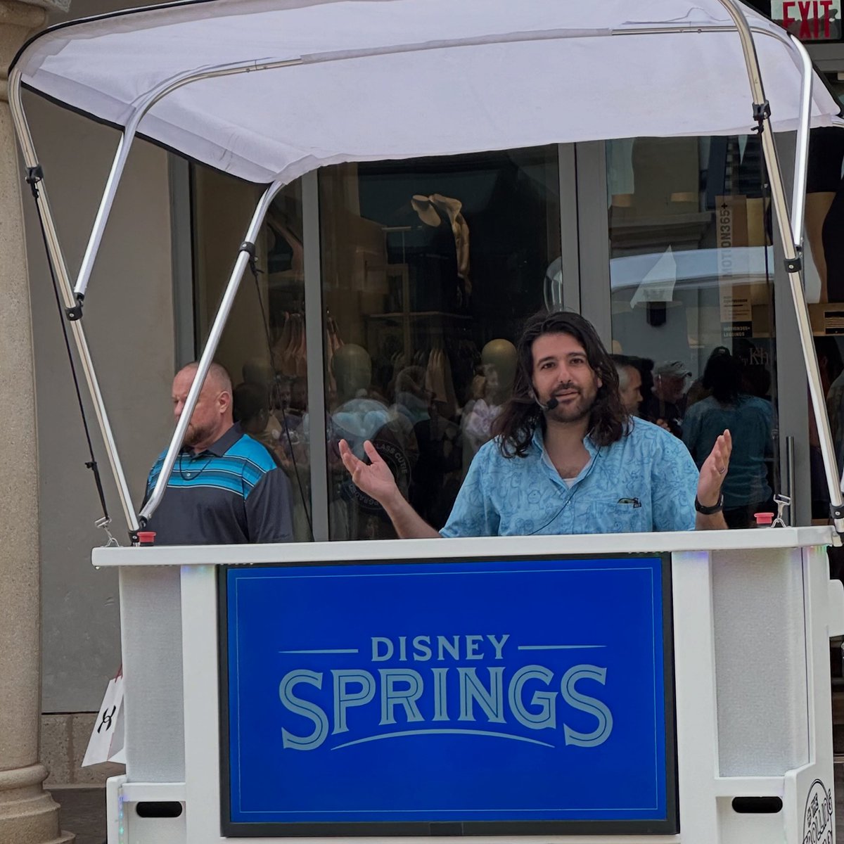 Rob_Volpe's tweet image. This is just such a &quot;me&quot; picture that I had to post it. 

It&apos;s always fun on the Strolling Piano in Disney Springs!

#disneysprings #waltdisneyworld #disneystyle #strollingpiano