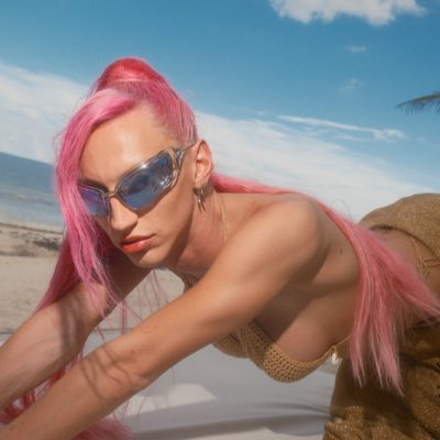 Linuxlicious's tweet image. #NewProfilePic