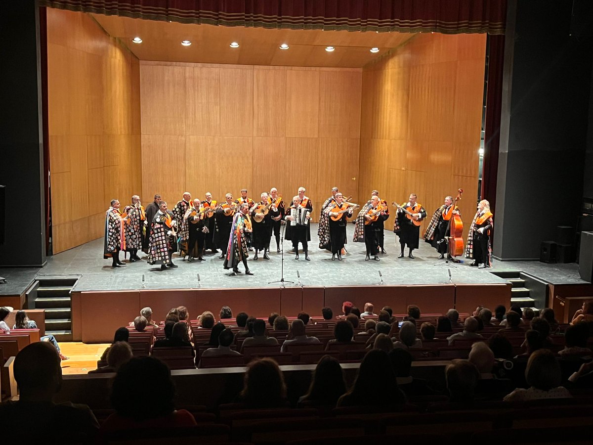 cadenasermel's tweet image. 🎓Galería de imágenes del Certamen Nacional de Tunas, celebrado este año en el @teatrokursaalmelilla 

#melilla #certamennacionaldetunas