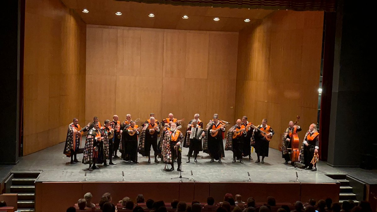 cadenasermel's tweet image. 🎓Galería de imágenes del Certamen Nacional de Tunas, celebrado este año en el @teatrokursaalmelilla 

#melilla #certamennacionaldetunas