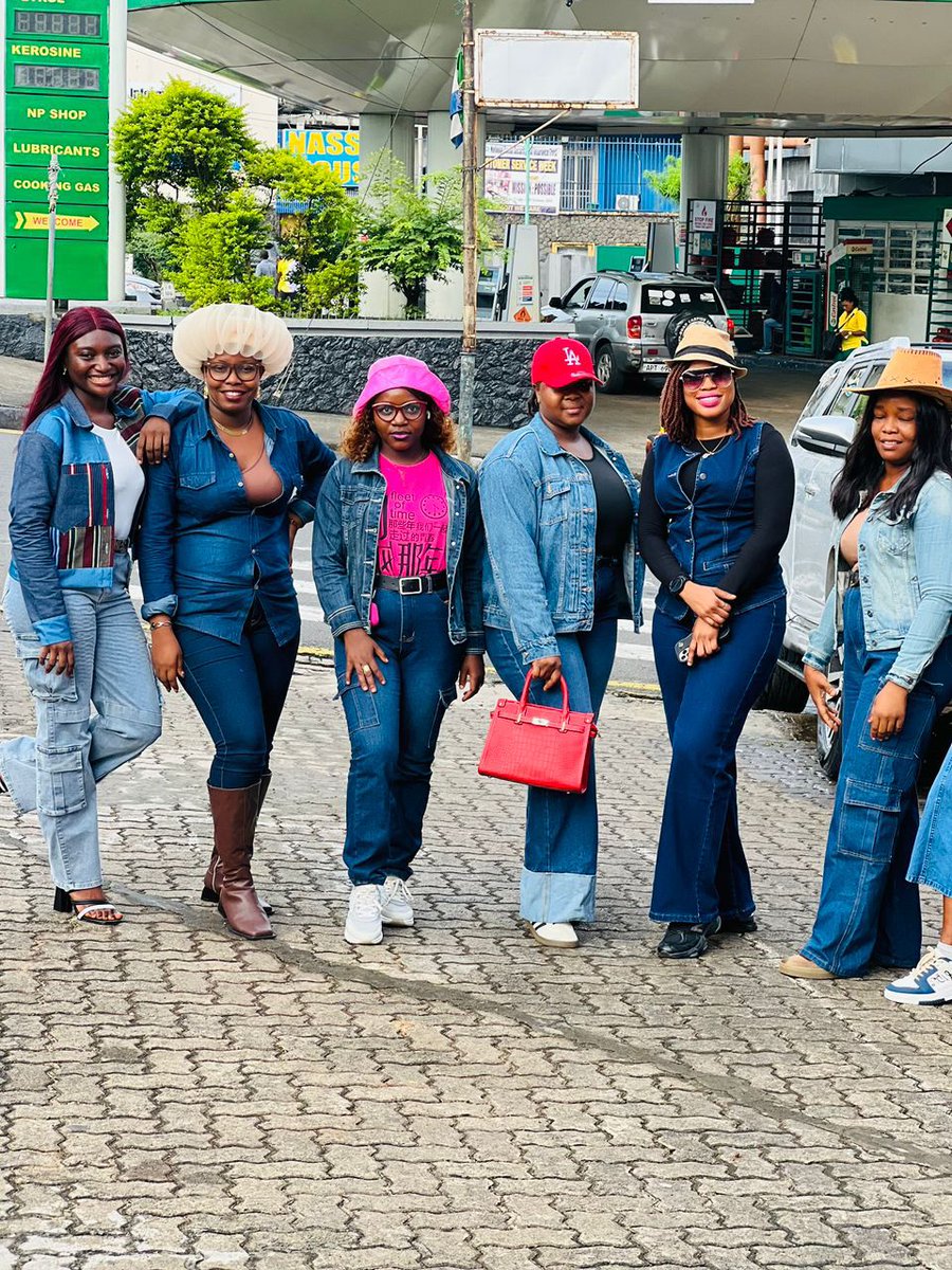 SkyeBankSalone's tweet photo. This is how we close our customer service week at Sky Bank Sierra Leone Limited, with a denim on denim kind of day. These were a few pictures from the day. We also celebrated the staffs as we are also customers ๐.
#thepeakispossible
#skybanksl
#csw25 #missionpossible https://t.co/sT7Dn5oHnw