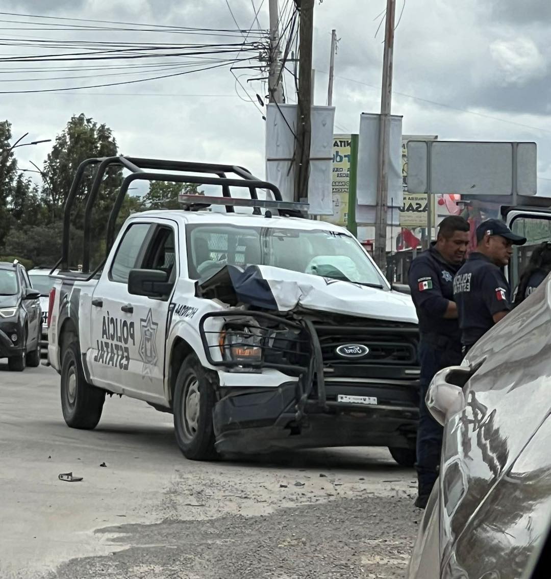 Quadratin_Hgo's tweet image. 🚓 Accidente entre patrullas en bulevar Nuevo Hidalgo

La tarde de este sábado se registró un choque entre 2 patrullas de la Secretaría de Seguridad Pública de Hidalgo (SSPH) sobre el bulevar Nuevo Hidalgo, a la altura de la tienda Chedraui en Pachuca. 

#LoVíEnQuadratín