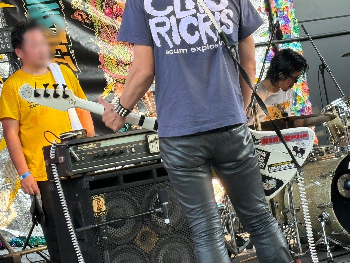 deedeescafe's tweet photo. 【檸檬到着251012】
グリーンレモン到着。フレッシュな味わいはこの時期のレモンだけ。ぜひスカッシュでお試しください。それとギターウルフ #GOTZ のベースの裏には #ダムダムサイコ と #おうしゅうたろう のステッカー。良いぞ!
#ディーディーズカフェ
https://t.co/qbFbZnfbZo @deedeescafeより https://t.co/3rvzA0kdJ3