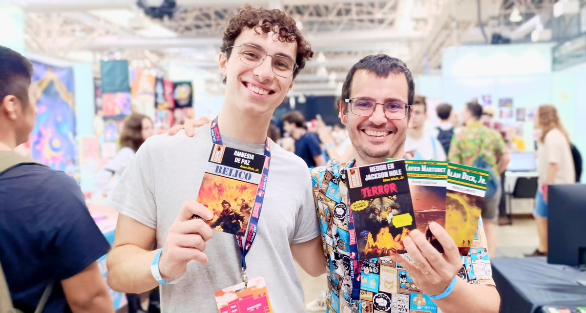 📍 FINALIZADO DÍA 2 en #GameFest
El estand muy activo 🔥 Gente llevándose Retrogaming Tales, bolsilibros como Deriva Cuántica... Esto es lo que mola de las ferias: conexión directa con lectores.
Mañana más. 
📚 #Retrogaming #Bolsilibros #Barcelona