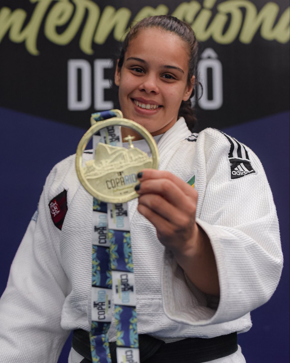 TimeFlamengo's tweet image. O #FlaJudô é demais! 🥇🥇🥇

No primeiro dia da Copa Rio Internacional, o Mengão garantiu três medalhas de ouro com Duda Diniz, Daniel Nazaré e Manu Maia — que é da categoria cadete e mesmo assim foi campeã no sênior! 👊 Bem demais, craques!