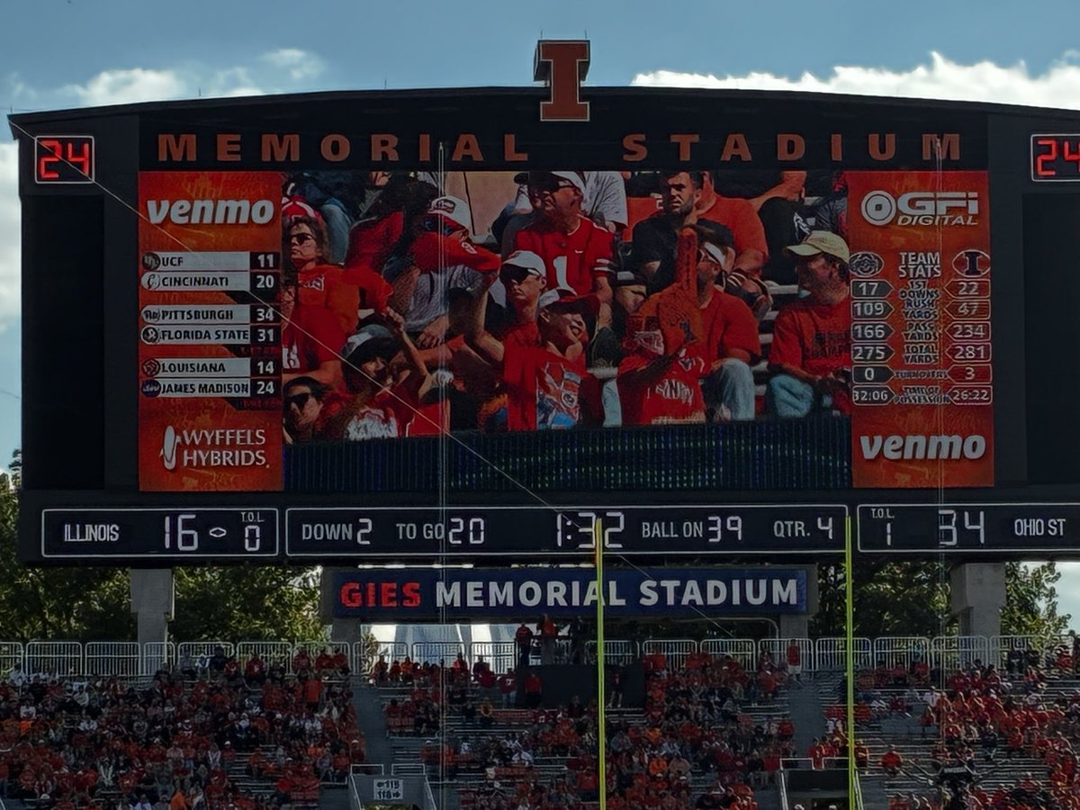 matthewcstevens's tweet image. Final at Gies Memorial Stadium: No. 1 Ohio State 34, No. 17 Illinois 16. 

#Illini fall to 5-2, 2-2 in Big Ten.