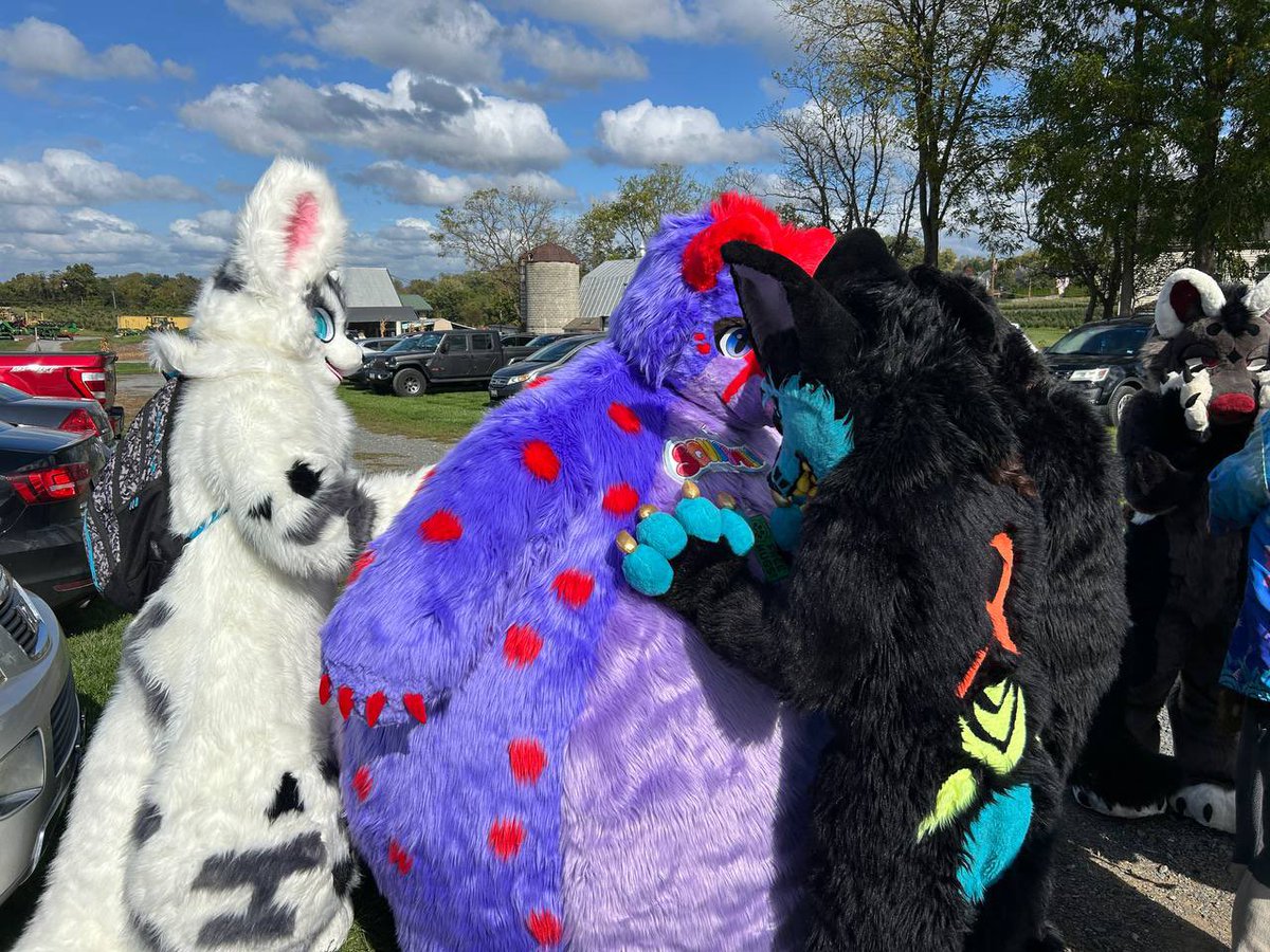 <a href="/CharlieCheetah3/">Charlie the Cheetah</a> got big n round 😵‍💫