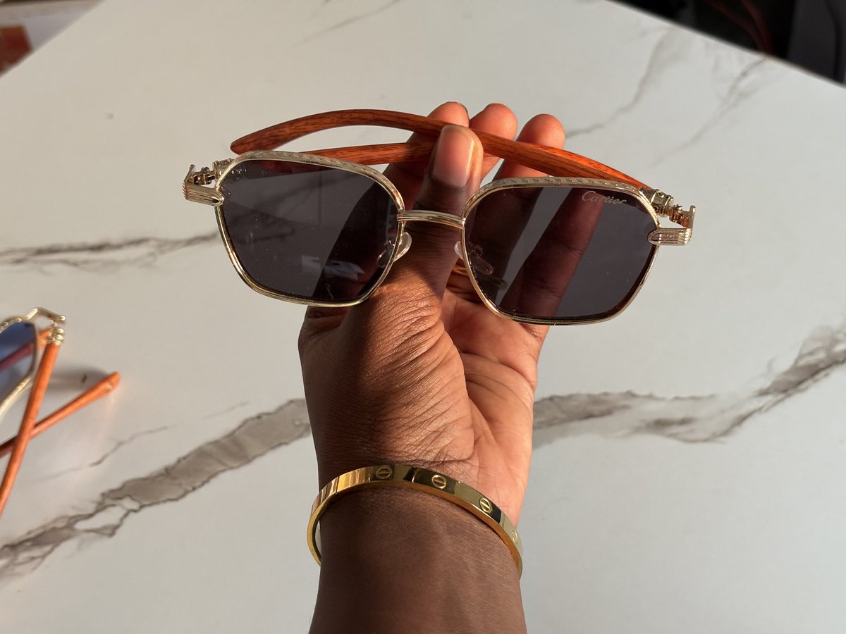 the_framefactor's tweet image. The Hardrock.
Strong. Versatile. Elite
Price: N12,000
Comes with a Case
.
.
.
.
.
#framefactoreyewear #eyewearjustforyou #Eyewear #Eyeglasses #bluelightglasses #uvglasses #sunglasses