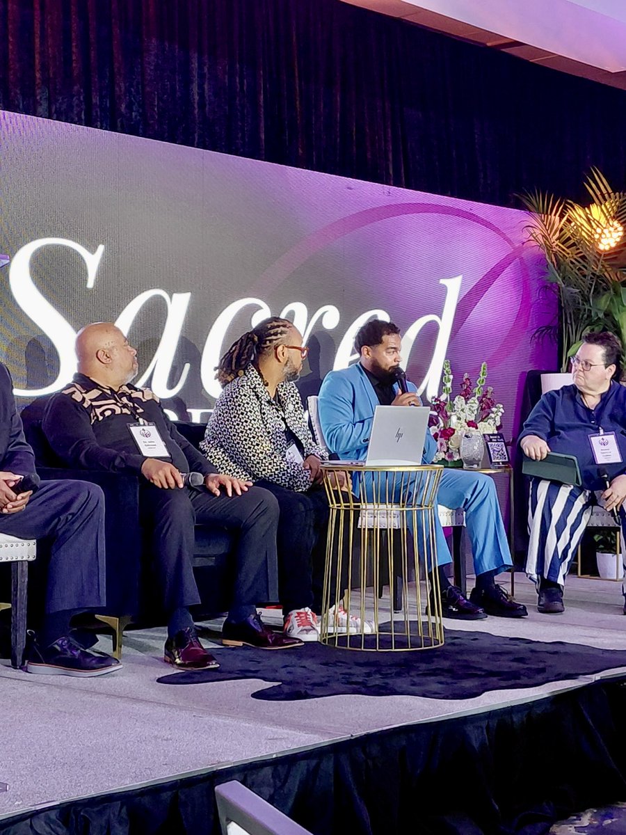 DavinClemons's tweet photo. @sisterreach Faith, Advocacy &amp; Religion Symposium panel discussion “Sacred Disruption: Revolutionary Leadership at the Intersection of Spirit and Justice” was amazing! Thank you for the invitation, @iamvhannah!
#IamUnleashed #SouthMemphis #SisterReach #BlackExcellence https://t.co/nXifvoIkAg