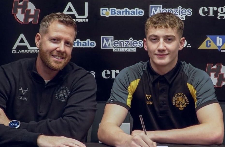 Well done to ex SHS pupil Noah on signing his first professional contract with Castleford Tigers. 

Fantastic talent with a great attitude. Good luck for your rugby career Noah 🤝