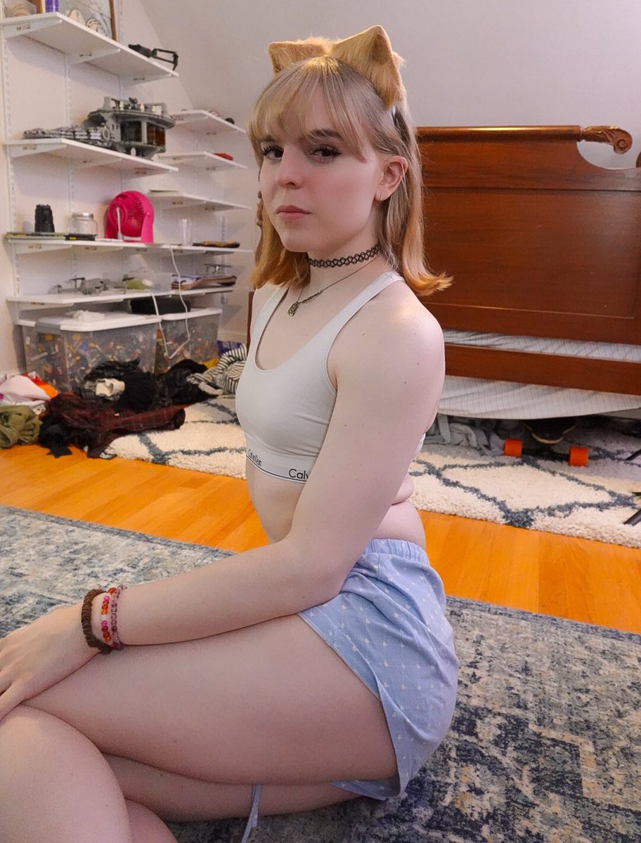Charlotte :3 tweet media