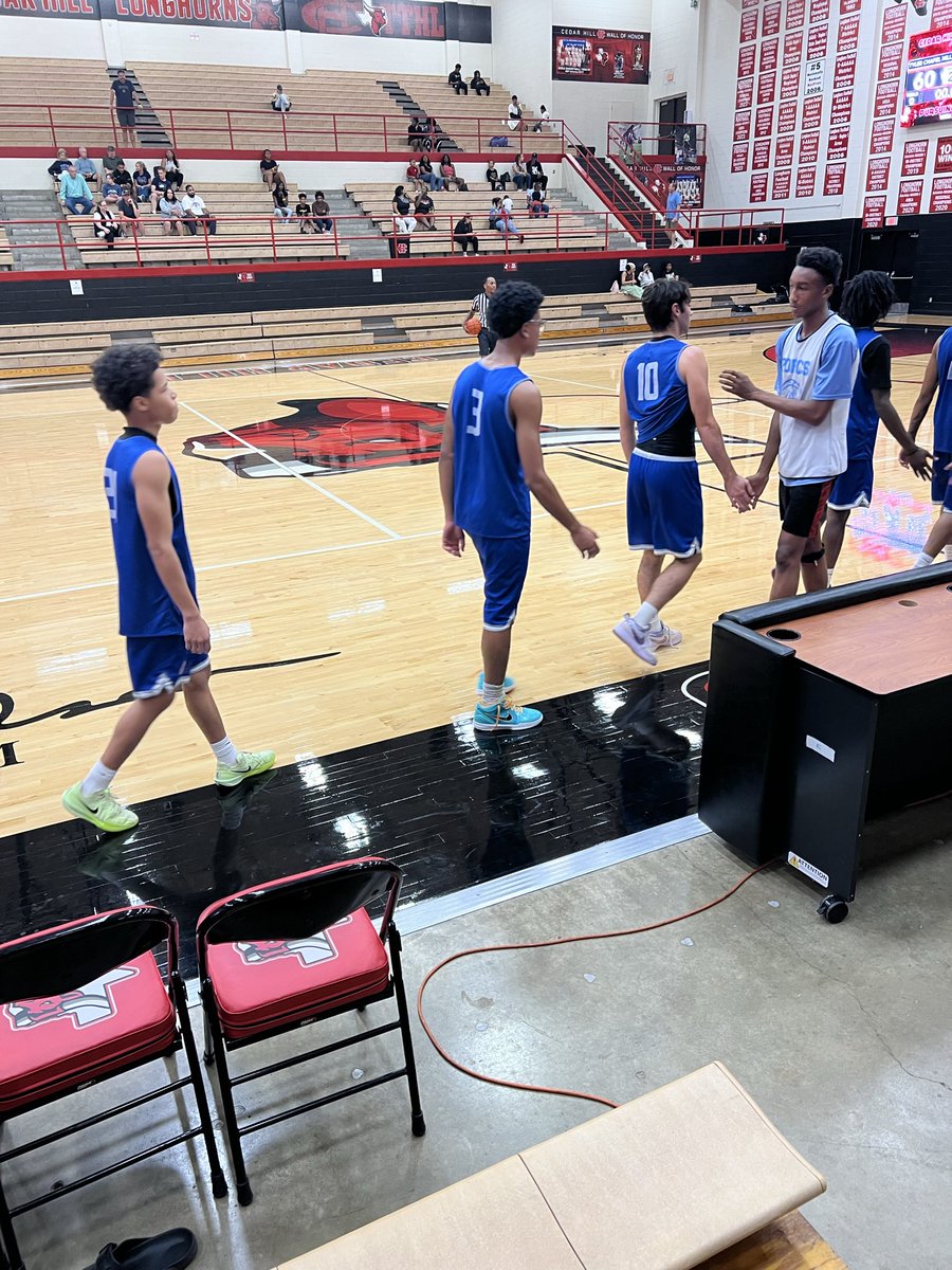 The Bulldogs came out with a WIN vs Carrollton Prince of Peace Academy! <a href="/itzmeKJai/">Kenson Jai Anderson</a> had a light 17 with great pace! Great event put together by <a href="/TexasHoopsGASO/">TexasHoops/GASO 🔗</a> !! 

#CULTURE
#TheStandard 

<a href="/hoopinsider/">Hoopinsider</a> <a href="/johnsonboi24/">CoAcH JoHnSoN🏈🏀</a> <a href="/Coach_Akin11/">Coach Akin</a>