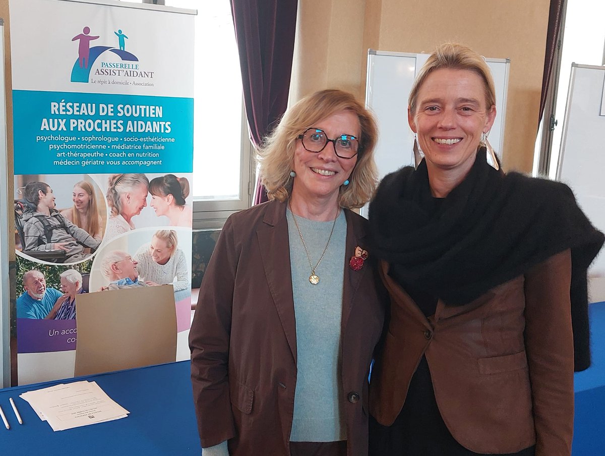 Gros succès du Forum des Seniors à la <a href="/mairie15/">Mairie du 15</a> avec <a href="/SCeyrac/">Sylvie Ceyrac</a> et <a href="/McDoucere/">Marie-Caroline Douceré</a>.
De belles rencontres avec les aidants familiaux.

Vous êtes #aidants ? Renseignez-vous ! Passerelle Assist'Aidant intervient sur le 15e arrondissement.
<a href="/assistaidant/">Passerelle Assist'Aidant</a>