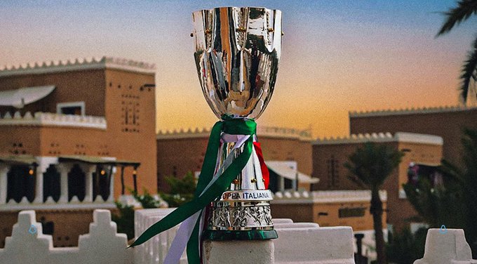الرياض تحتضن السوبر الإيطالي. أعلنت وزارة الرياضة طرح الدفعة الأولى من تذاكر بطولة السوبر الإيطالي بالرياض ، خلال الفترة من 18 إلى 22 ديسمبر، بمشاركة: - نابولي (بطل الدوري) - إنتر ميلان (الوصيف) - بولونيا (بطل الكأس) - ميلان (وصيف الكأس). تُقام المباريات على ملعب الأول بارك. التذاكر تبدأ من 70 ريال عبر منصة ويبوك 