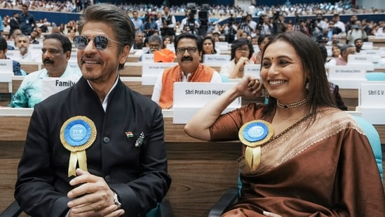 The big 3 pairs of SRK in one year 
Being 90s kid, what's more beautiful than seeing this ❤️