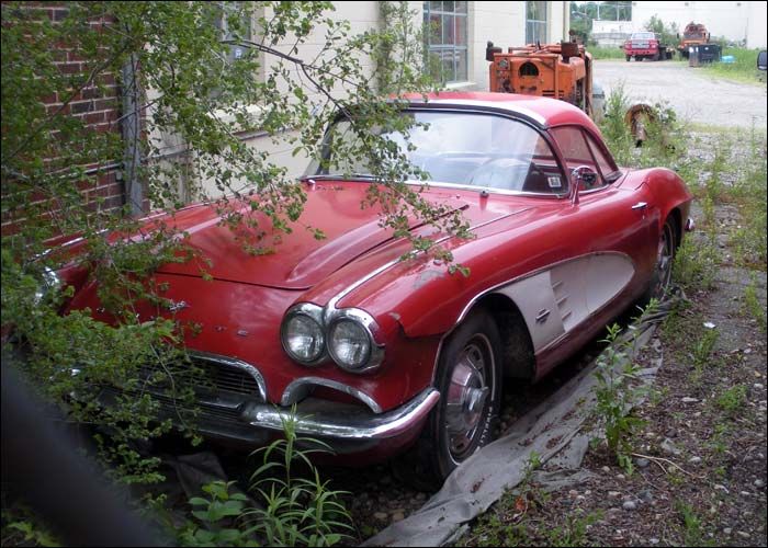 *
* *
Would you haul this Corvette home ? ? ?  🤔

.\.v./.     🧐