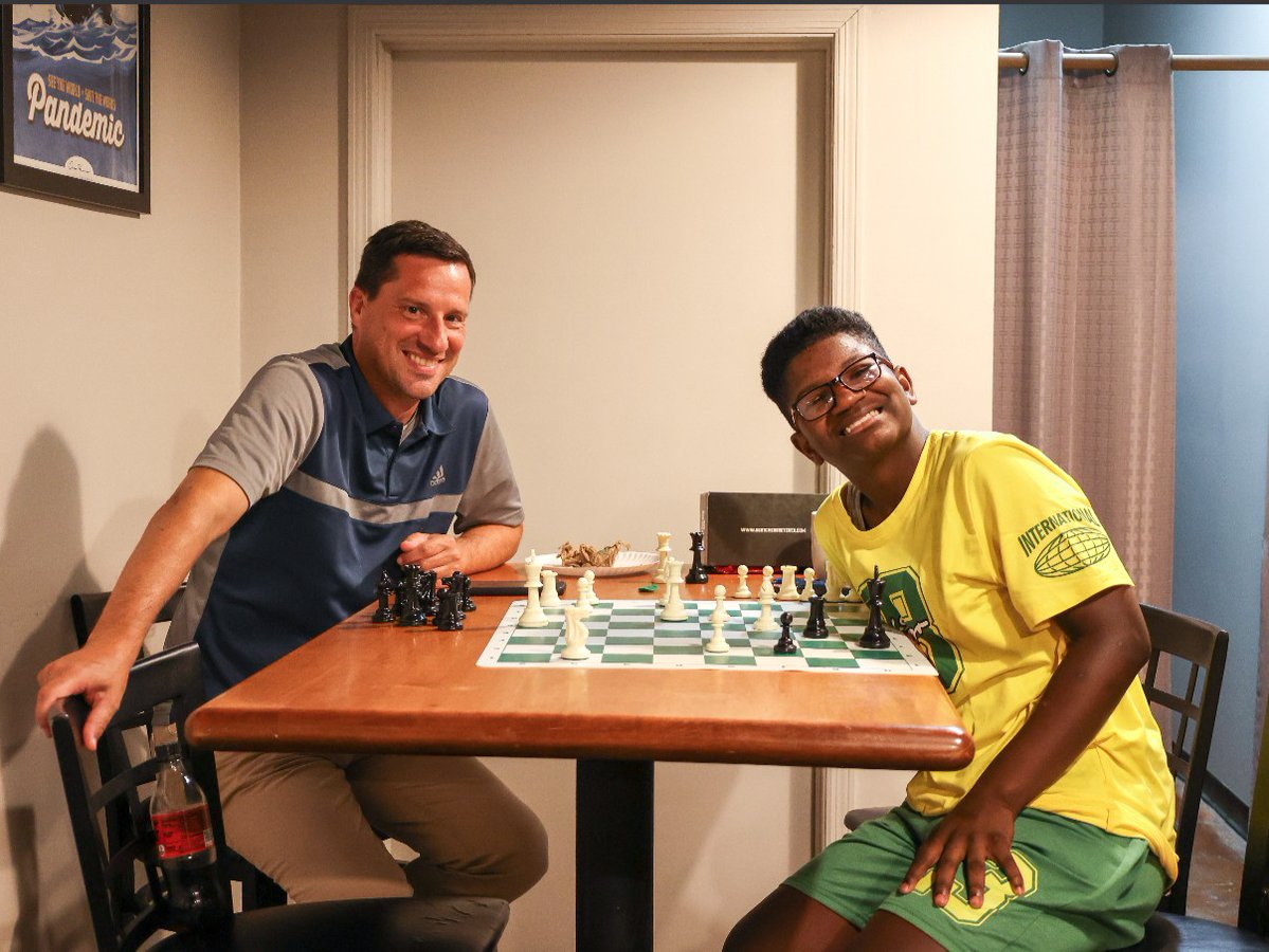 BBBSA's tweet image. Happy #NationalChessDay!♟️ Thanks to @chesscom &amp;amp; @magnuscarlsen, matches across the country learned new skills, challenged each other, &amp;amp; shared meaningful moments over the board. Thank you, Chess.com, for helping us bring mentorship into play in every match!💚