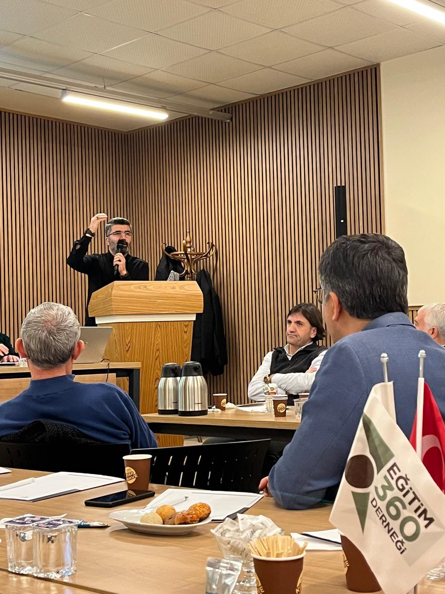 akyuzunal's tweet image. Eğitim360 Platformu tarafından 
 Marmara Üniversitesi İlahiyat Fakültesi Kampüsünde düzenlenen çalıştayda  Türkiye alanında önemli isimler ve STK temsilcileri bir araya geldi. 

Prof. Dr. Bayram Özer Eğitimde sivilleşme ve Sivil Toplum Kuruluşlarının Rolünü anlattı.